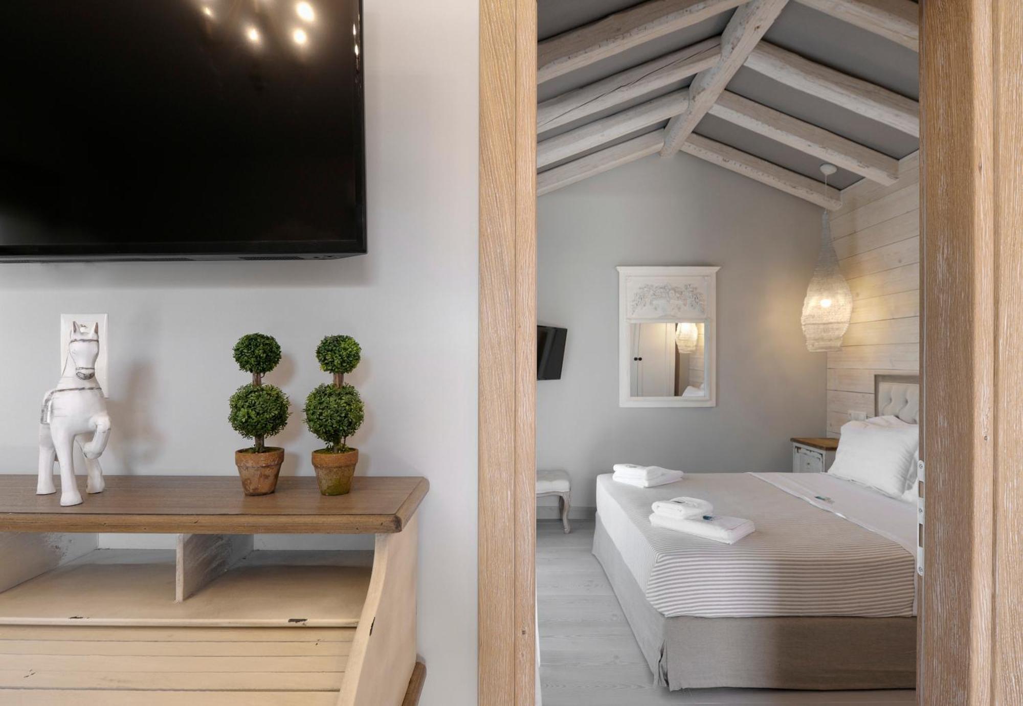 By The Sea Luxury Suites Limenas  Exterior photo
