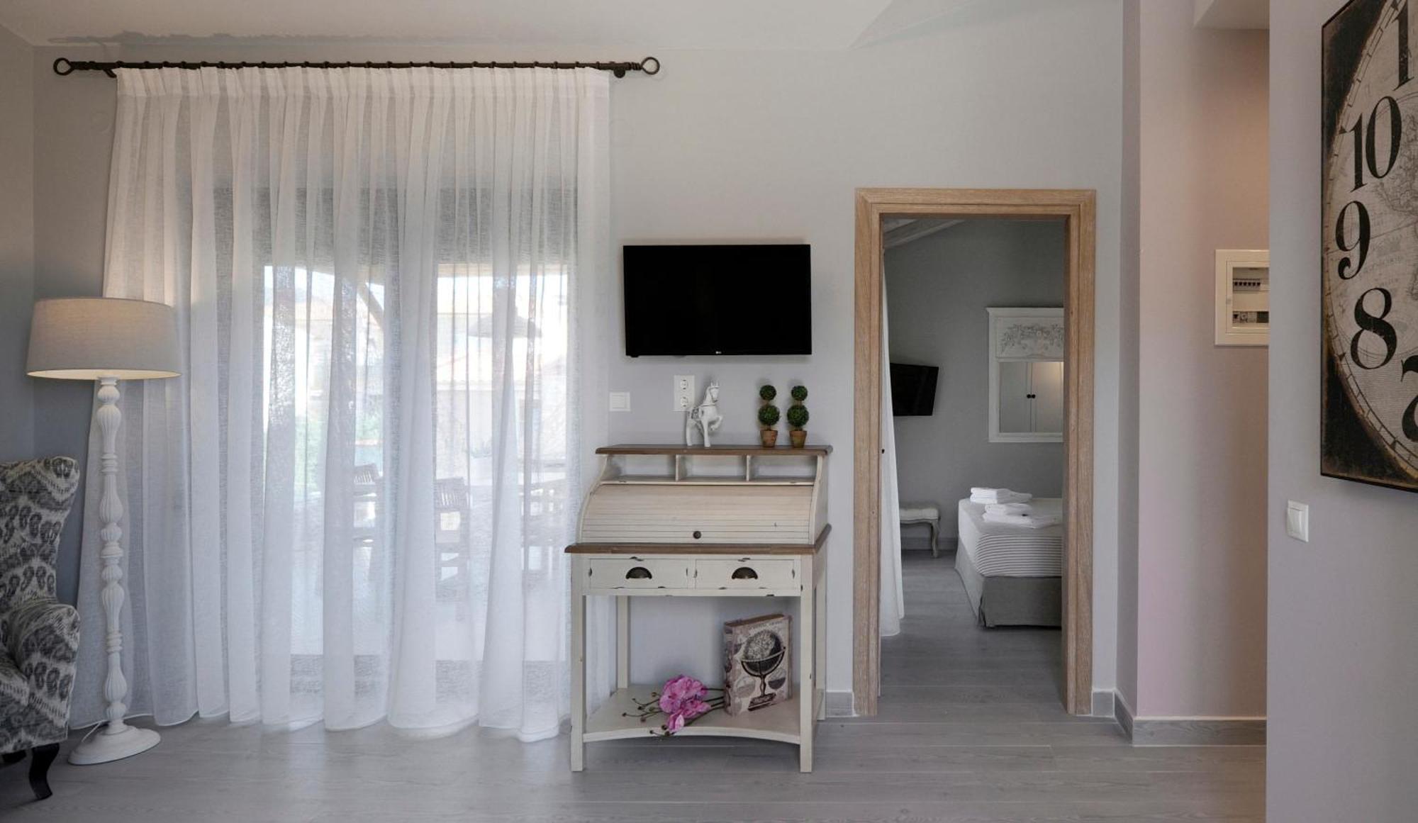 By The Sea Luxury Suites Limenas  Exterior photo