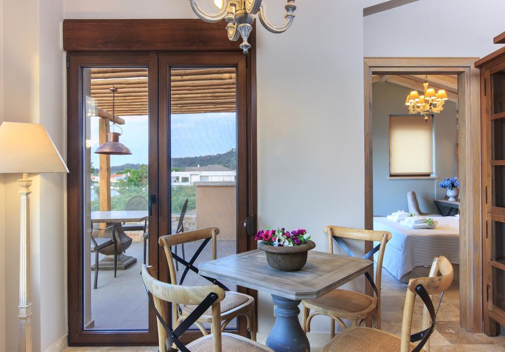 By The Sea Luxury Suites Limenas  Exterior photo